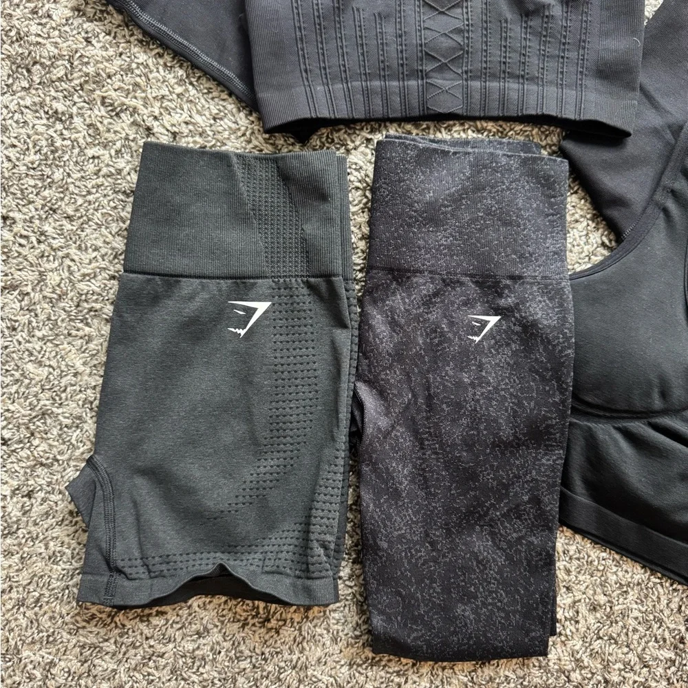 Women's Black Activewear Set - Picture 5 of 8